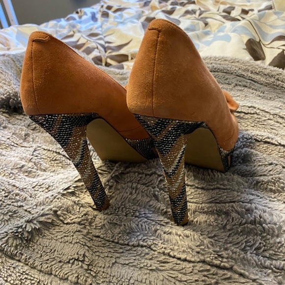 Jessica Simpson Elanas Peach & Glitter Pumps - Picture 7 of 8